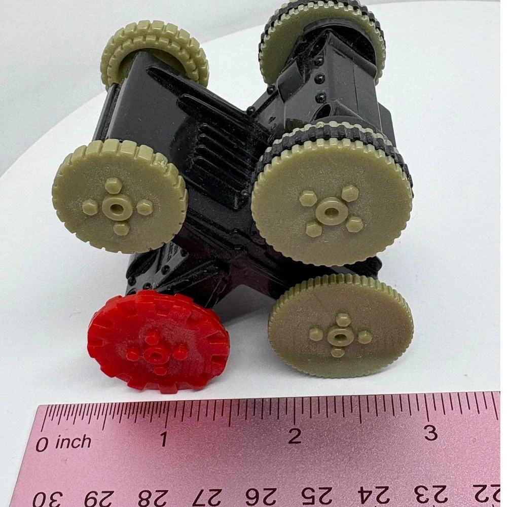 Battlebots‎ McDonalds Toy Car 2002 Collectible Red Wheels Pullback Car